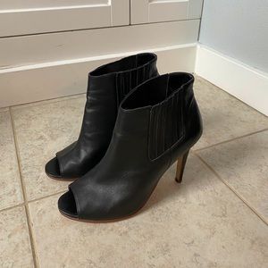 Halogen ‘Camden’ Peep Toe Bootie